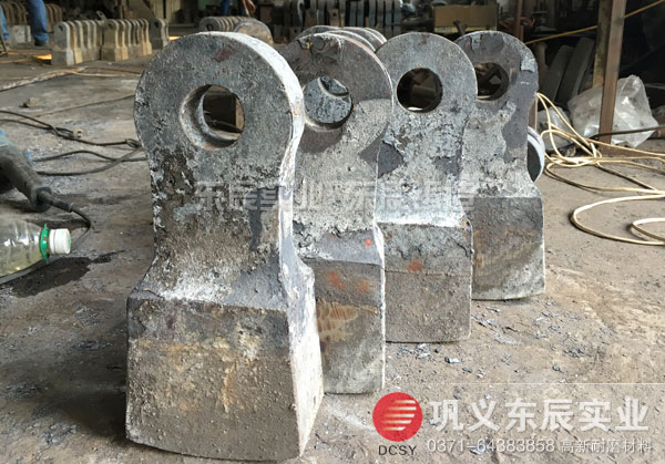 高錳鋼錘頭和高鉻合金錘頭性能介紹